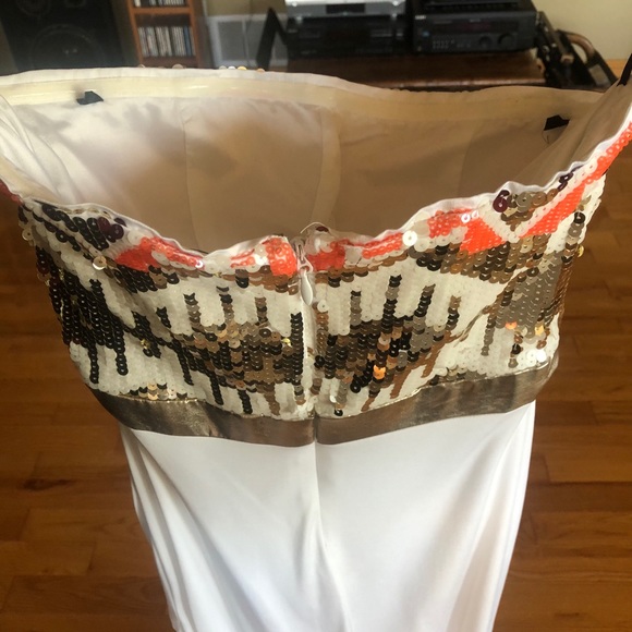 Bebe Dress - Picture 2 of 7